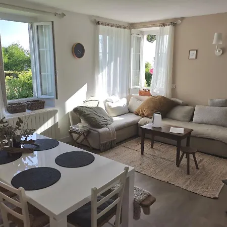 Le Huit Apartment *